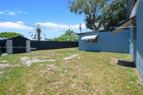 Casa en venta en Hollywood, Florida, 3 dormitorios, 121.24 m2 № 1872377 - foto 30