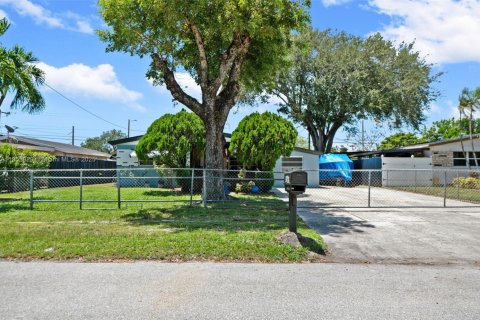 Casa en venta en Hollywood, Florida, 3 dormitorios, 121.24 m2 № 1872377 - foto 8