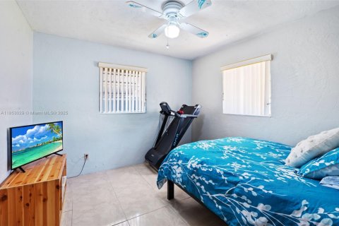 Casa en venta en Hollywood, Florida, 3 dormitorios, 121.24 m2 № 1872377 - foto 20