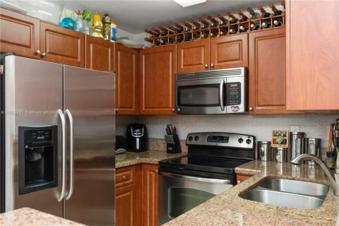 Condo in Pembroke Pines, Florida, 3 bedrooms  № 1887825 - photo 13