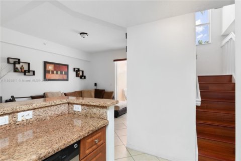 Condo in Pembroke Pines, Florida, 3 bedrooms  № 1887825 - photo 19