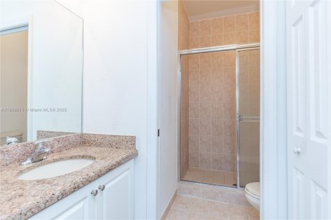 Condo in Pembroke Pines, Florida, 3 bedrooms  № 1887825 - photo 24
