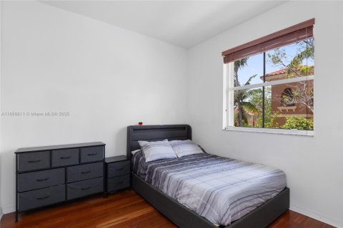 Condo in Pembroke Pines, Florida, 3 bedrooms  № 1887825 - photo 29