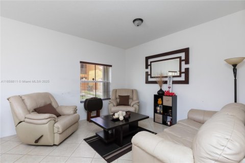 Condo in Pembroke Pines, Florida, 3 bedrooms  № 1887825 - photo 6