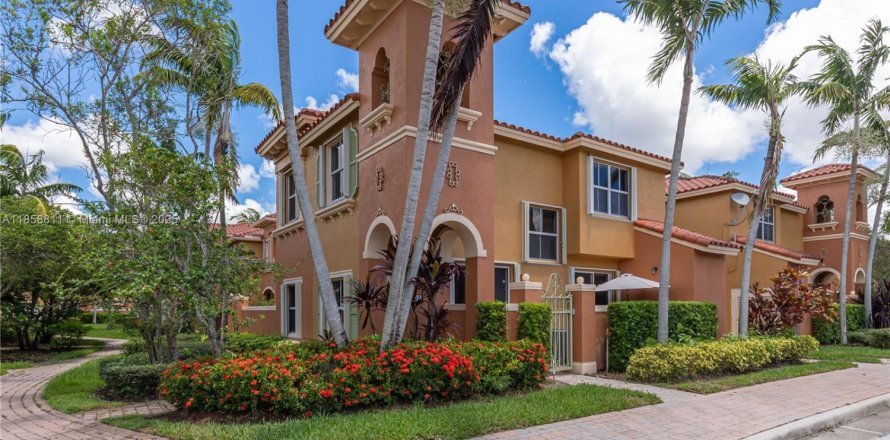 Condo in Pembroke Pines, Florida, 3 bedrooms  № 1887825