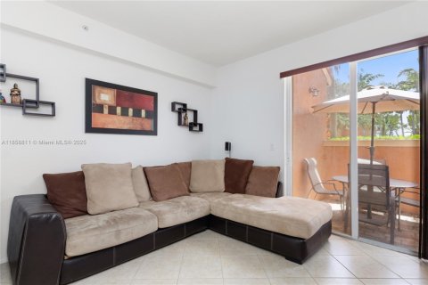 Condo in Pembroke Pines, Florida, 3 bedrooms  № 1887825 - photo 17