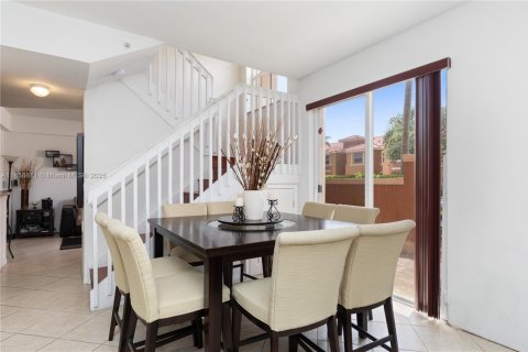 Condo in Pembroke Pines, Florida, 3 bedrooms  № 1887825 - photo 3