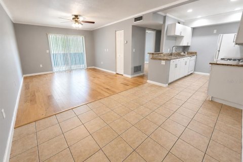 Condo in Altamonte Springs, Florida, 2 bedrooms  № 2239002