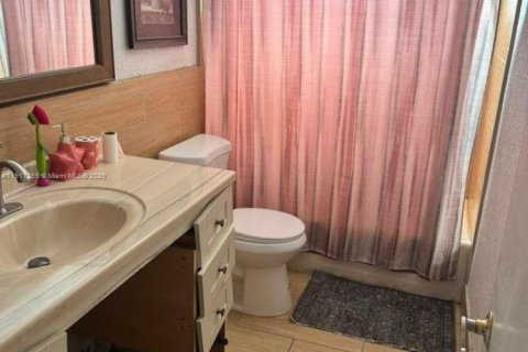 Купить виллу или дом в Маргит, Флорида 3 спальни, 161.46м2, № 1972283 - фото 12