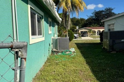 Купить виллу или дом в Маргит, Флорида 3 спальни, 161.46м2, № 1972283 - фото 14