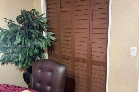 Купить виллу или дом в Маргит, Флорида 3 спальни, 161.46м2, № 1972283 - фото 8