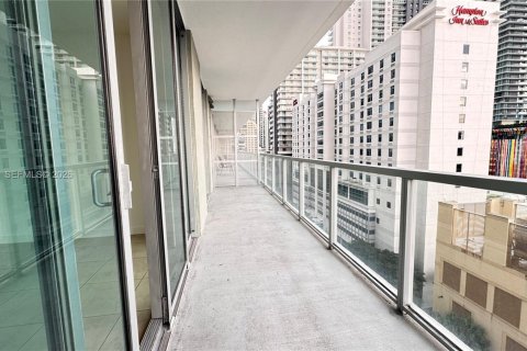 Condo in Miami, Florida, 1 bedroom № 2052264 - photo 14