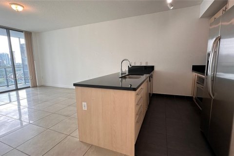 Condo in Miami, Florida, 1 bedroom № 2052264 - photo 3