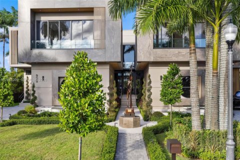 Casa en venta en Miami, Florida, 7 dormitorios, 798.96 m2 № 2339841 - foto 6