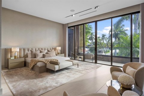 Casa en venta en Miami, Florida, 7 dormitorios, 798.96 m2 № 2339841 - foto 28