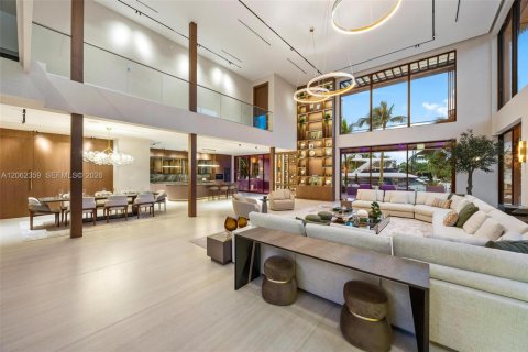 Casa en venta en Miami, Florida, 7 dormitorios, 798.96 m2 № 2339841 - foto 11