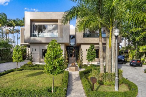 Casa en venta en Miami, Florida, 7 dormitorios, 798.96 m2 № 2339841 - foto 5