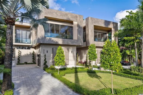 Casa en venta en Miami, Florida, 7 dormitorios, 798.96 m2 № 2339841 - foto 4