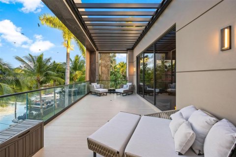 Casa en venta en Miami, Florida, 7 dormitorios, 798.96 m2 № 2339841 - foto 26