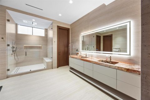 Casa en venta en Miami, Florida, 7 dormitorios, 798.96 m2 № 2339841 - foto 24