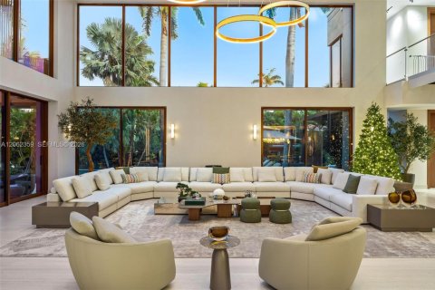 Casa en venta en Miami, Florida, 7 dormitorios, 798.96 m2 № 2339841 - foto 13