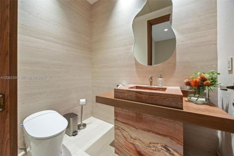 Casa en venta en Miami, Florida, 7 dormitorios, 798.96 m2 № 2339841 - foto 19