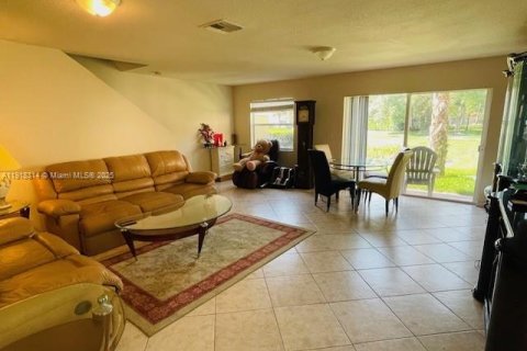 Townhouse in Boca Raton, Florida 3 bedrooms, 134.24 sq.m. № 1973058 - photo 4