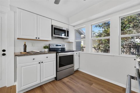 Villa ou maison à louer à Saint Petersburg, Floride: 2 chambres, 77.11 m2 № 2437384 - photo 5