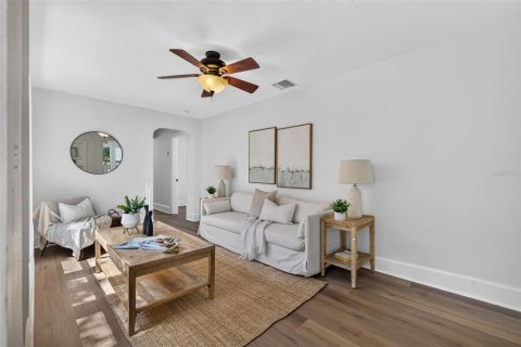 Villa ou maison à louer à Saint Petersburg, Floride: 2 chambres, 77.11 m2 № 2437384 - photo 2