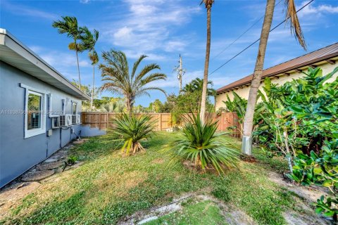 Villa ou maison à vendre à Pompano Beach, Floride: 2 chambres, 77.29 m2 № 1996868 - photo 24