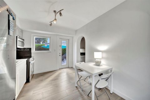 Villa ou maison à vendre à Pompano Beach, Floride: 2 chambres, 77.29 m2 № 1996868 - photo 14