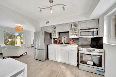 Villa ou maison à vendre à Pompano Beach, Floride: 2 chambres, 77.29 m2 № 1996868 - photo 13