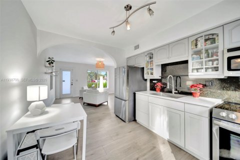 Villa ou maison à vendre à Pompano Beach, Floride: 2 chambres, 77.29 m2 № 1996868 - photo 15