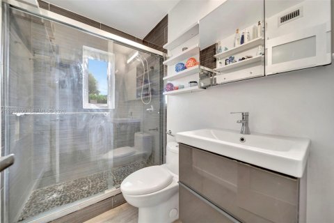 Villa ou maison à vendre à Pompano Beach, Floride: 2 chambres, 77.29 m2 № 1996868 - photo 16