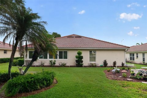 House in Winter Haven, Florida 3 bedrooms, 156.54 sq.m. № 2221459 - photo 14