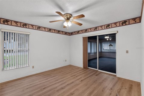 House in Winter Haven, Florida 3 bedrooms, 156.54 sq.m. № 2221459 - photo 10