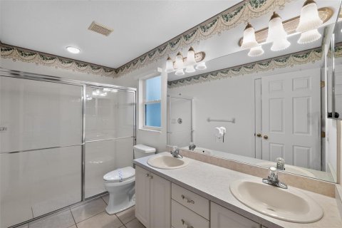 House in Winter Haven, Florida 3 bedrooms, 156.54 sq.m. № 2221459 - photo 7