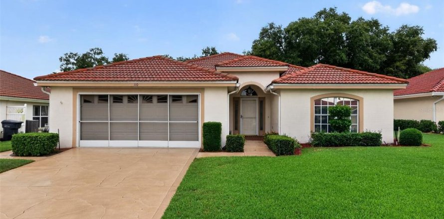 House in Winter Haven, Florida 3 bedrooms, 156.54 sq.m. № 2221459