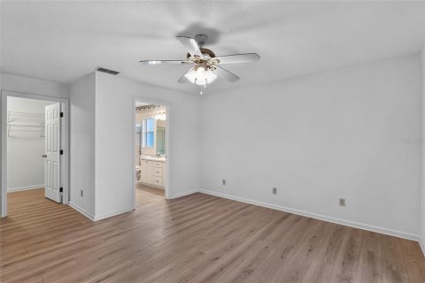 House in Winter Haven, Florida 3 bedrooms, 156.54 sq.m. № 2221459 - photo 6