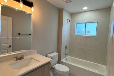 Купить коммерческую недвижимость в Форт-Лодердейл, Флорида 118.64м2, № 1958783 - фото 12