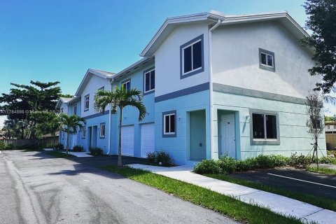 Купить коммерческую недвижимость в Форт-Лодердейл, Флорида 118.64м2, № 1958783 - фото 2