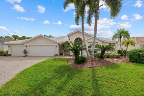House in Sarasota, Florida 3 bedrooms, 215.07 sq.m. № 2358865