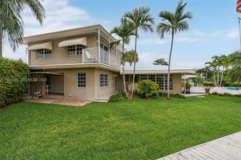 House in Fort Lauderdale, Florida 4 bedrooms, 292.64 sq.m. № 1990321 - photo 30