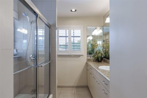 House in Fort Lauderdale, Florida 4 bedrooms, 292.64 sq.m. № 1990321 - photo 26