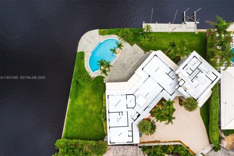 House in Fort Lauderdale, Florida 4 bedrooms, 292.64 sq.m. № 1990321 - photo 8