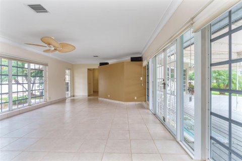 House in Fort Lauderdale, Florida 4 bedrooms, 292.64 sq.m. № 1990321 - photo 12