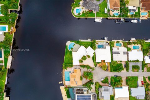 House in Fort Lauderdale, Florida 4 bedrooms, 292.64 sq.m. № 1990321 - photo 7