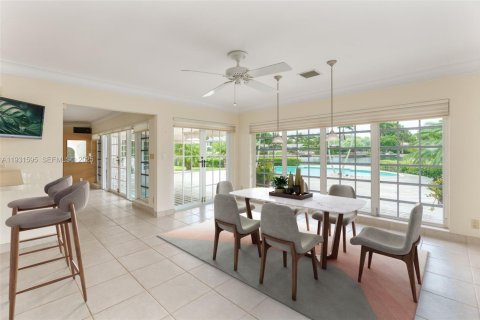 House in Fort Lauderdale, Florida 4 bedrooms, 292.64 sq.m. № 1990321 - photo 13