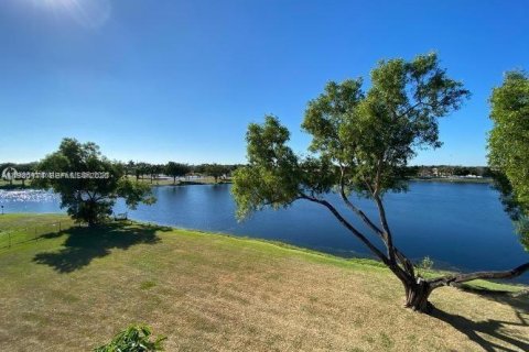 Appartement à Miramar, Floride 1 chambre, 65.03 m2 № 2046377