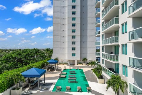 Condo in Miami, Florida, 2 bedrooms  № 1859978 - photo 8